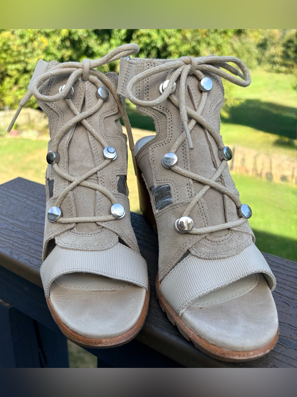 Sorel “Nadia”Lace-Up-Block Heel Sandal in Creamy Suede & Leather - Like New SZ 9